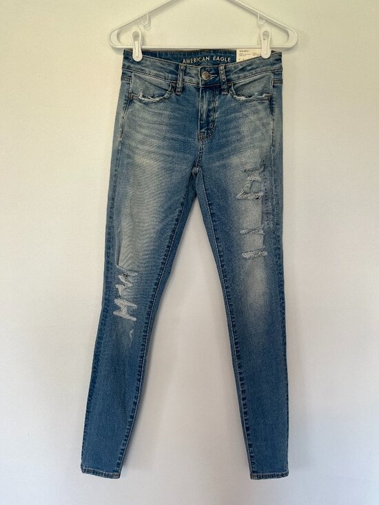 American Eagle Outfitters Denim - American Eagle Indigo Skylight Destroy Super Stretch Jennings NWT | Size 2L